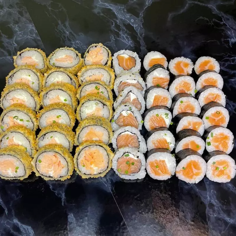42 Rolls Salmão 2p
