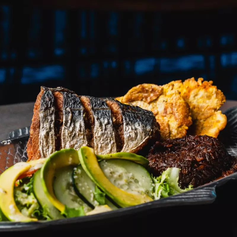 Bandeja Típica con Sierra