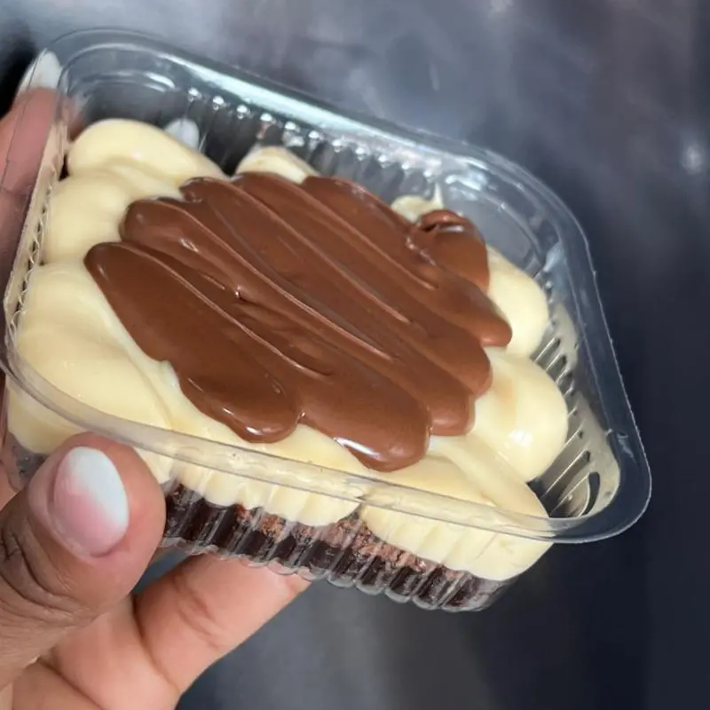 Quadrado de brownie Ninho e Nutella