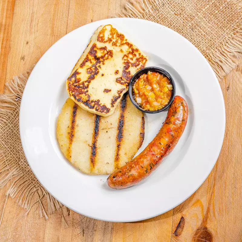 Arepa con chorizo