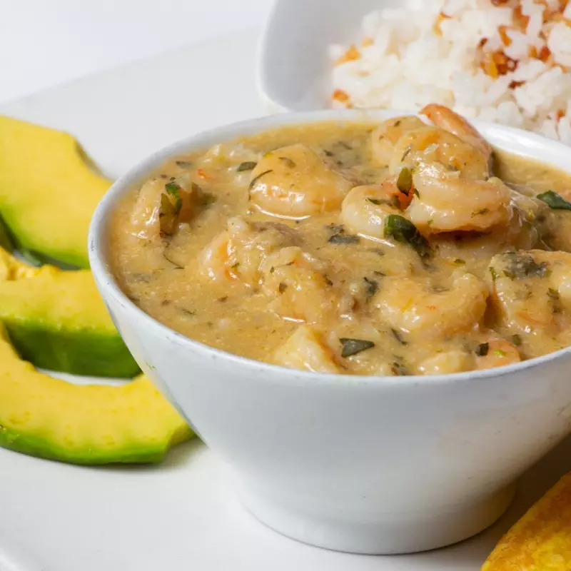 Encocado de Camarón y Pescado