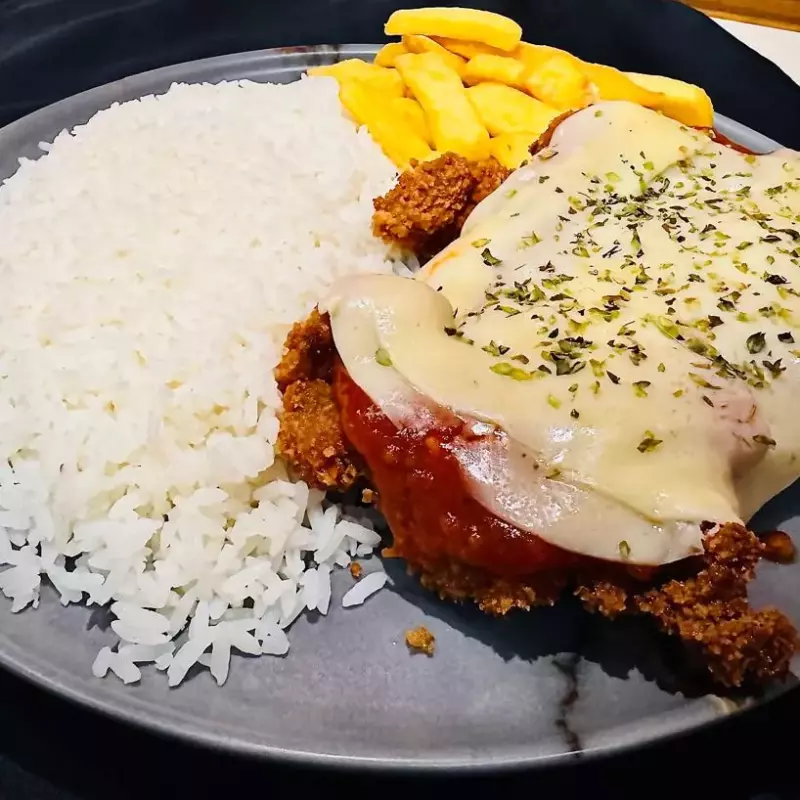 CONTRA FILÉ Á PARMEGIANA