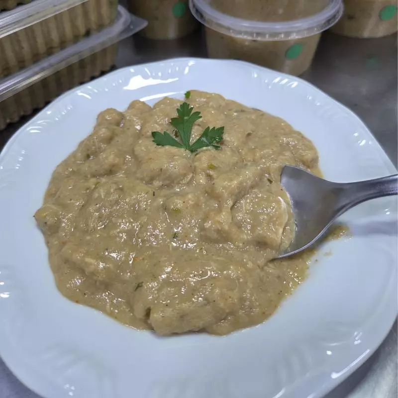 Nhoque de banana da terra com frango