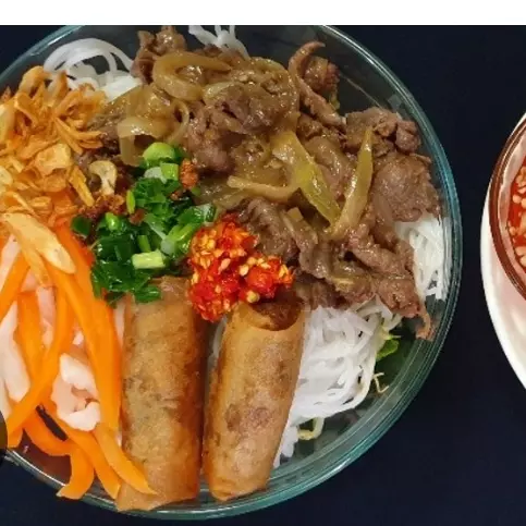 Bún res y rollo