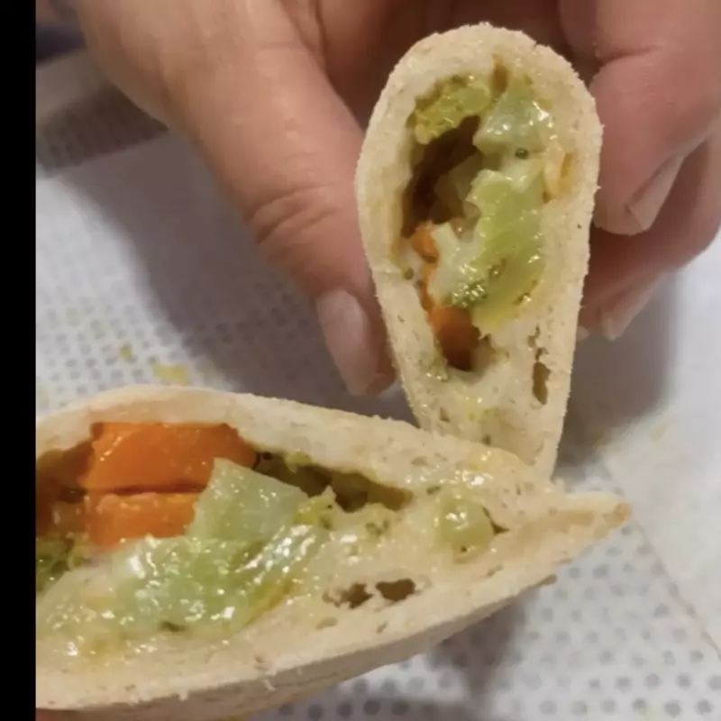 Empanada veg brócolis e cenoura