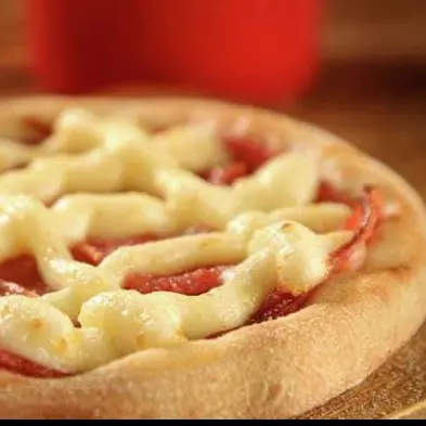 Esfiha de calabresa com catupiry