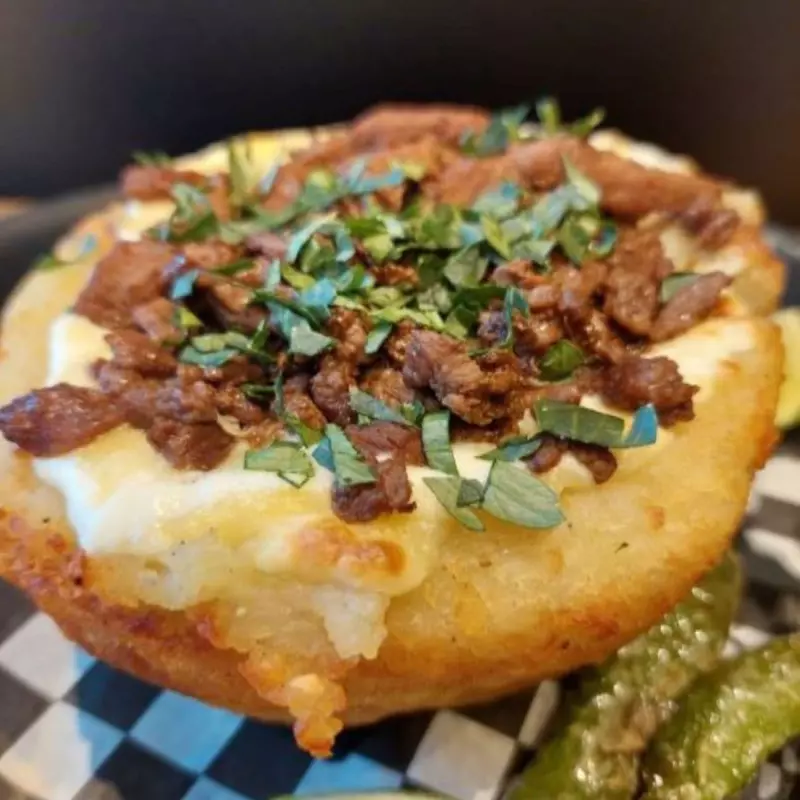 Papas al Horno con Carne Asada