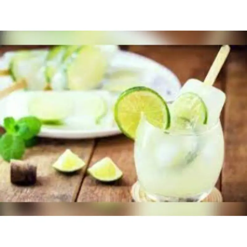 Caipirinha de Limão com Água de Coco