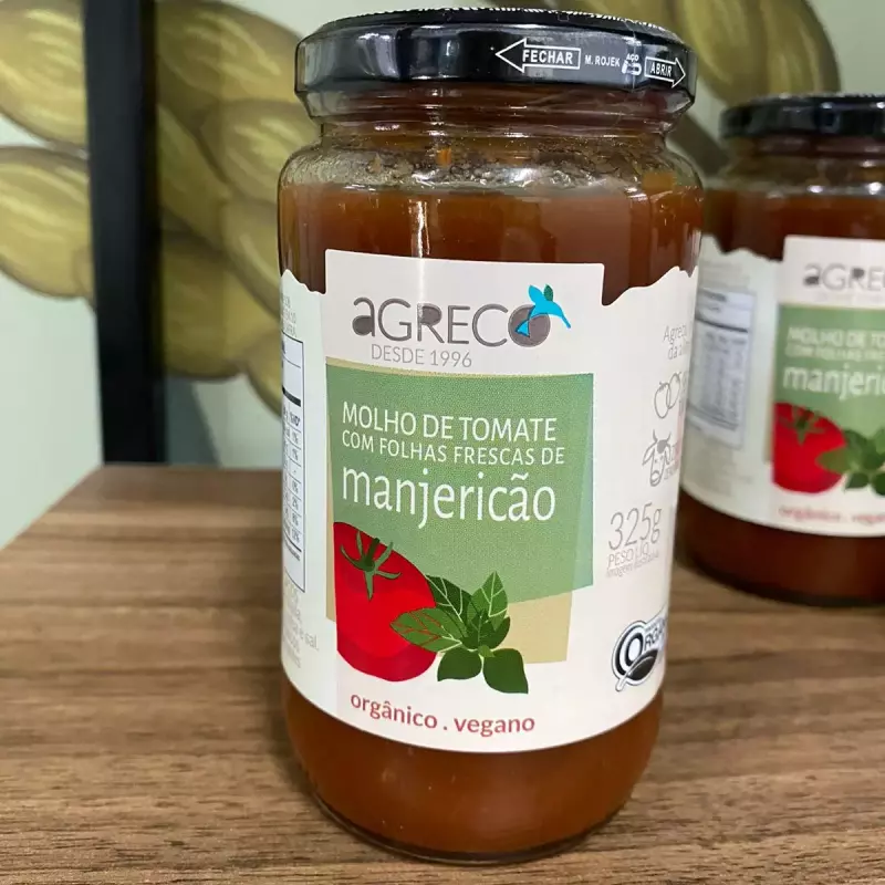Molho de tomate: manjericão