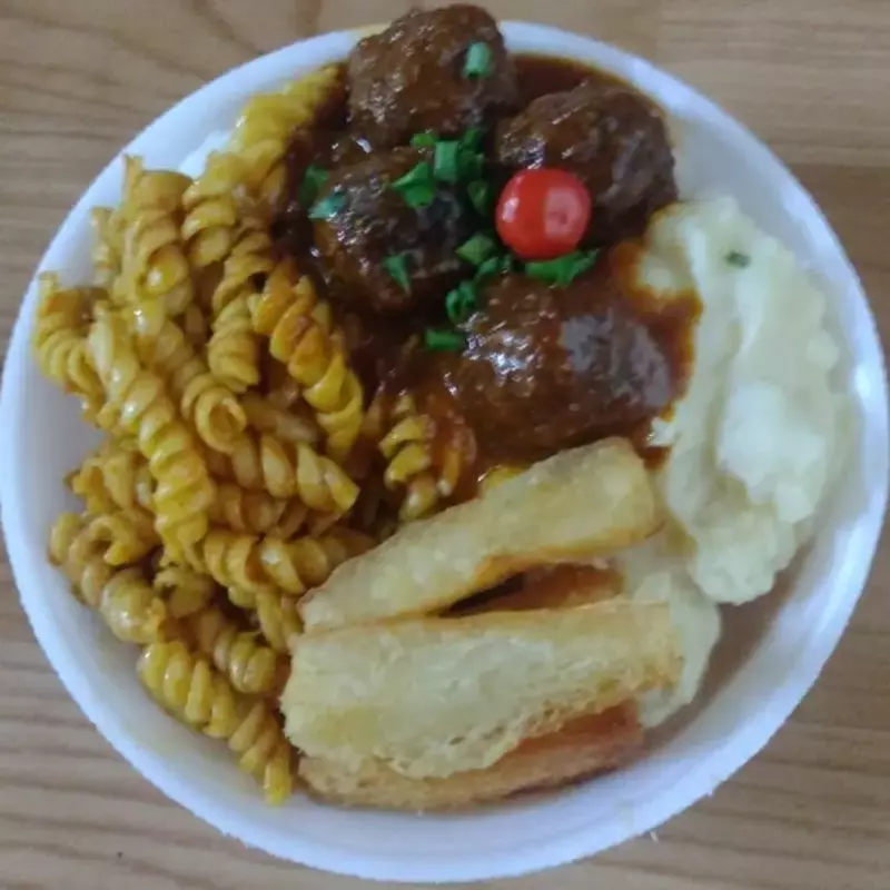 Almôndega Bovina com Bacon
