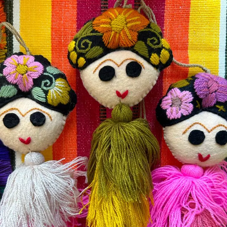 Fridinha Bordada a mão