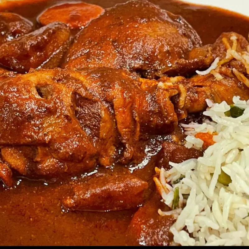 Pollo Guisado