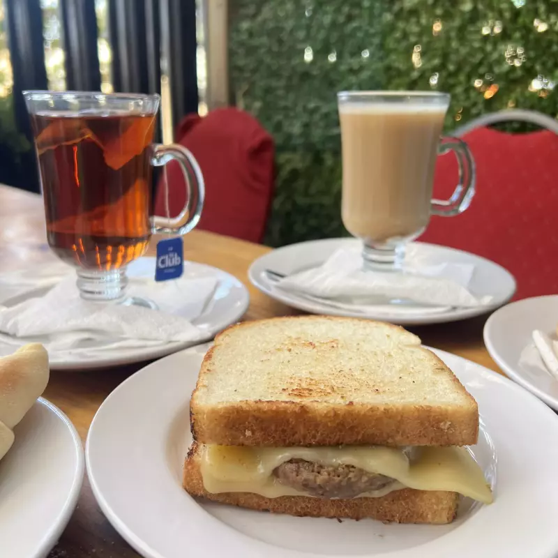 P2 Café o te* hamburguesa luco