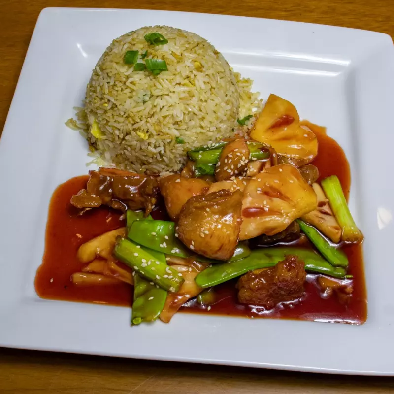 M-13   Pollo con Piña y Chaufa