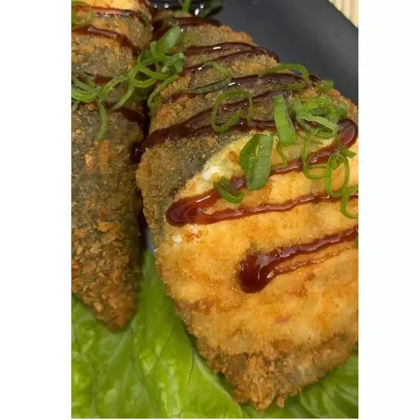 Temaki Hot (frito) salmão cru
