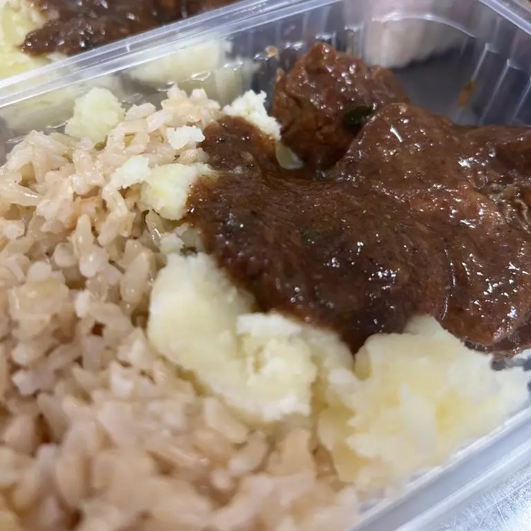 Bife ao Molho c/ Batata e Arroz