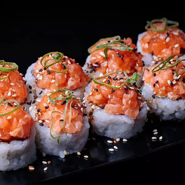 Uramaki Salmão Spice (apimentado)
