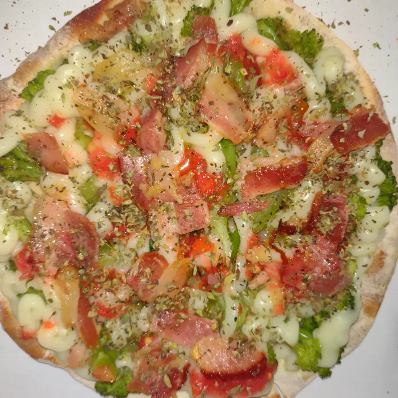 9- Mini-pizza-brócolis com Catupiry