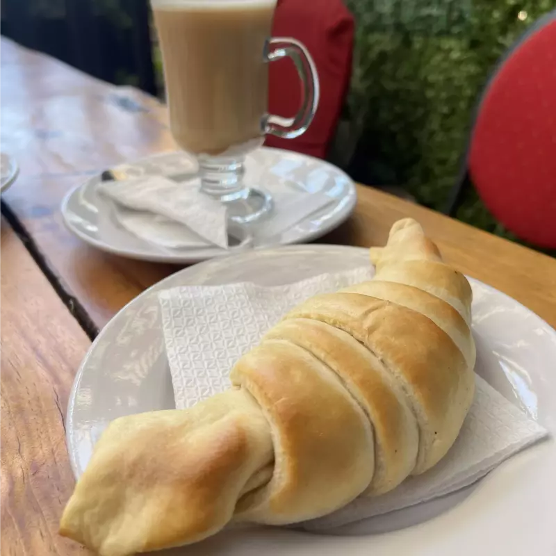 P3 Café o te+Croissant jamón Queso