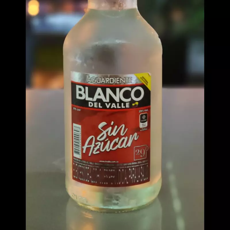 Caneca de aguardiente del valle