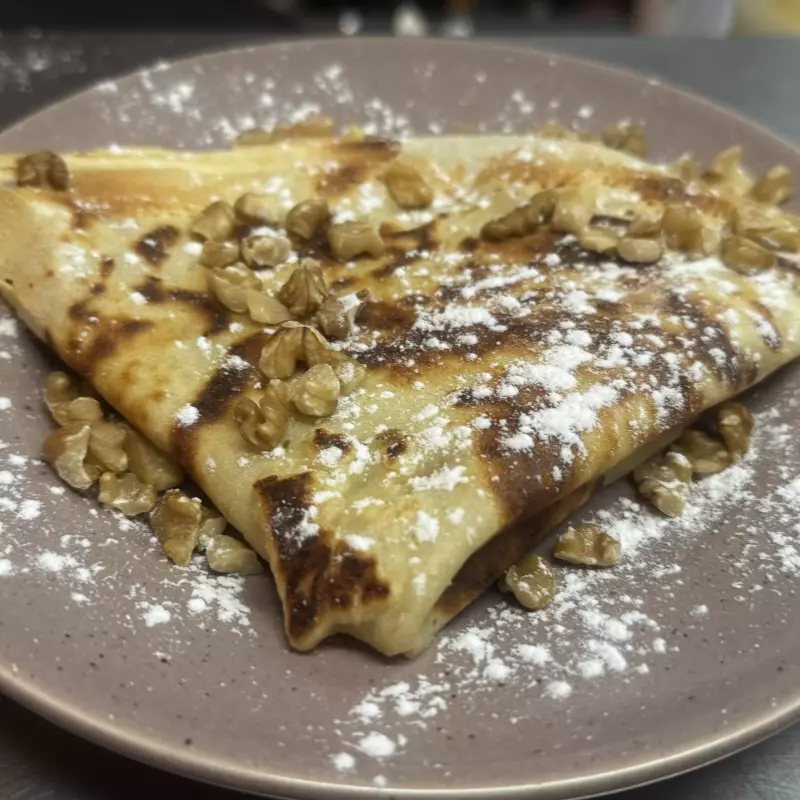 Crepe de nozes e doce de leite