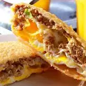 PASTEL DE CARNE COM OVO