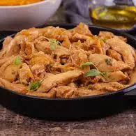 Iscas de frango ao sugo