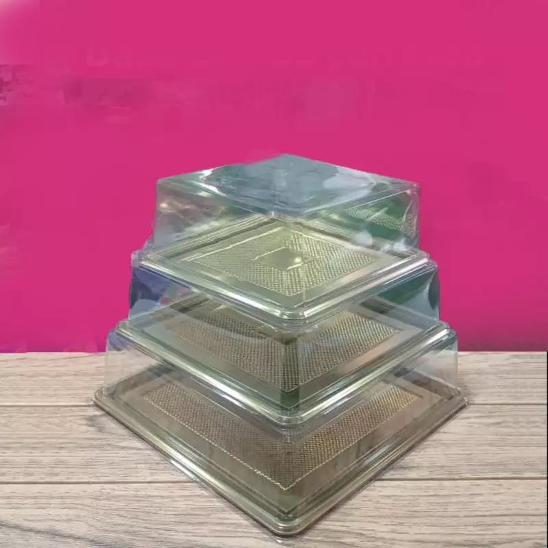 Bandejas plásticas base dorada