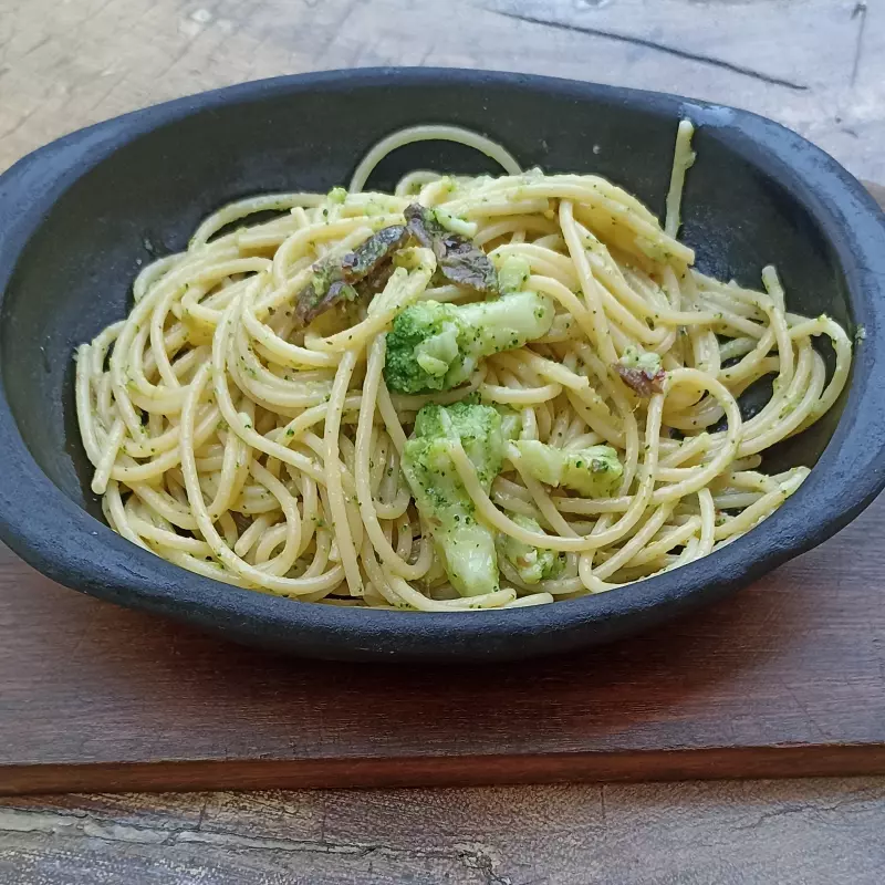 Pasta coi broccoli e acciughe