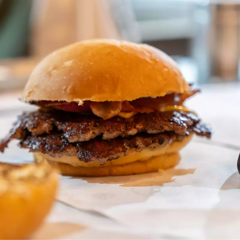 1 TRIPLE BACON SMACH+ 🍟 GRANDES