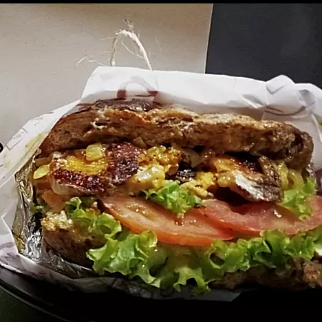 Hamburguesa artesanal de res