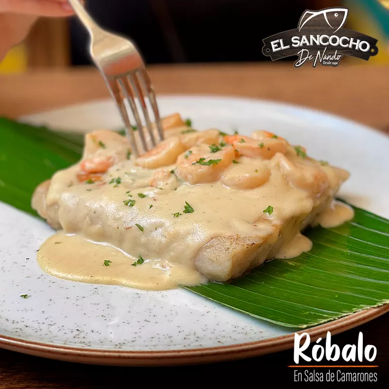RÓBALO EN SALSA DE CAMARONES
