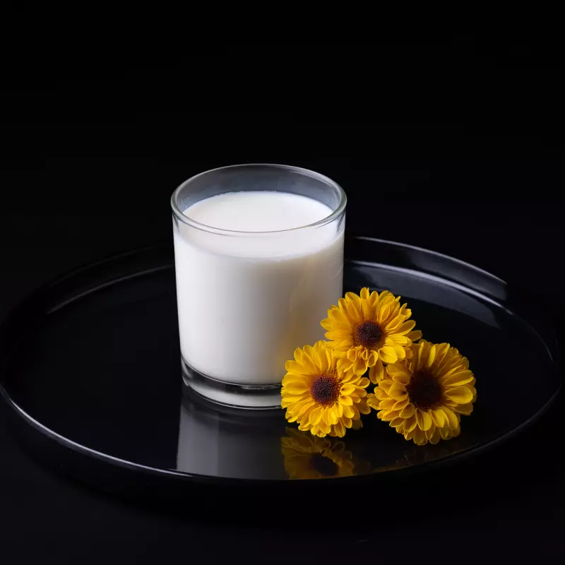 Vaso con leche Fría
