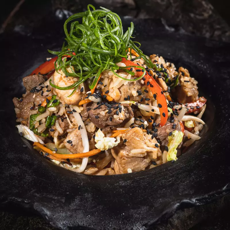 WOK DE VEGETALES Y ARROZ CON POLLO