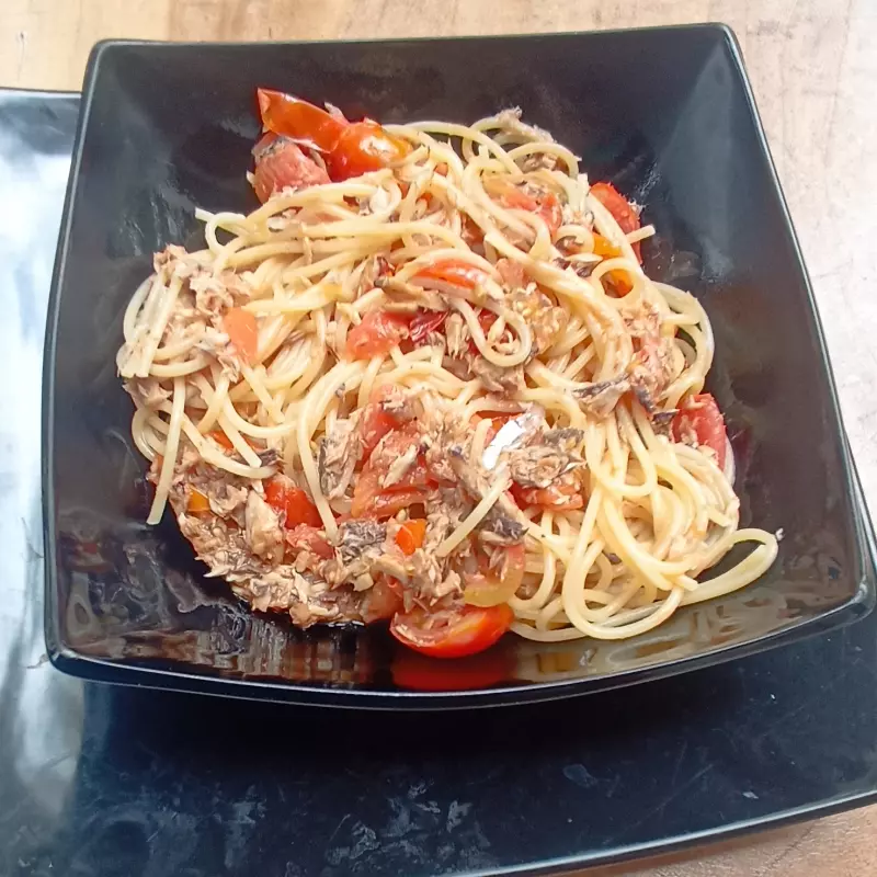 Pasta al atún blanca