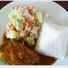 Ensalada blanca con Pollada