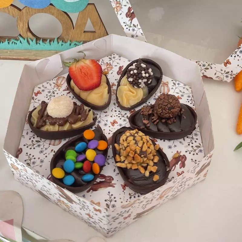 Caixa com 6 mini ovos