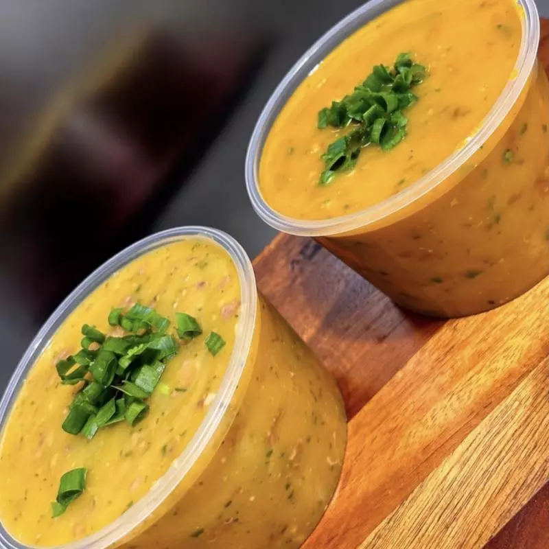 Caldo de Mandioquinha com Carne Seca