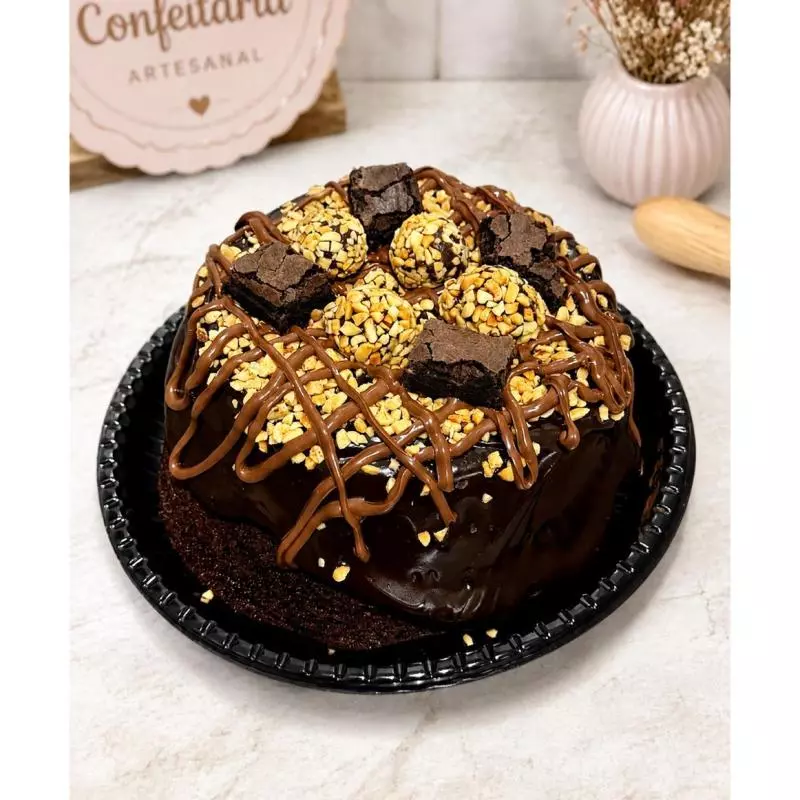 Bolo Vulcão Ferrero Rocher 990g.