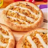 Esfiha de frango com catupiry