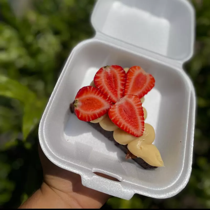 Pizza de brownie ninho c morango 🍓