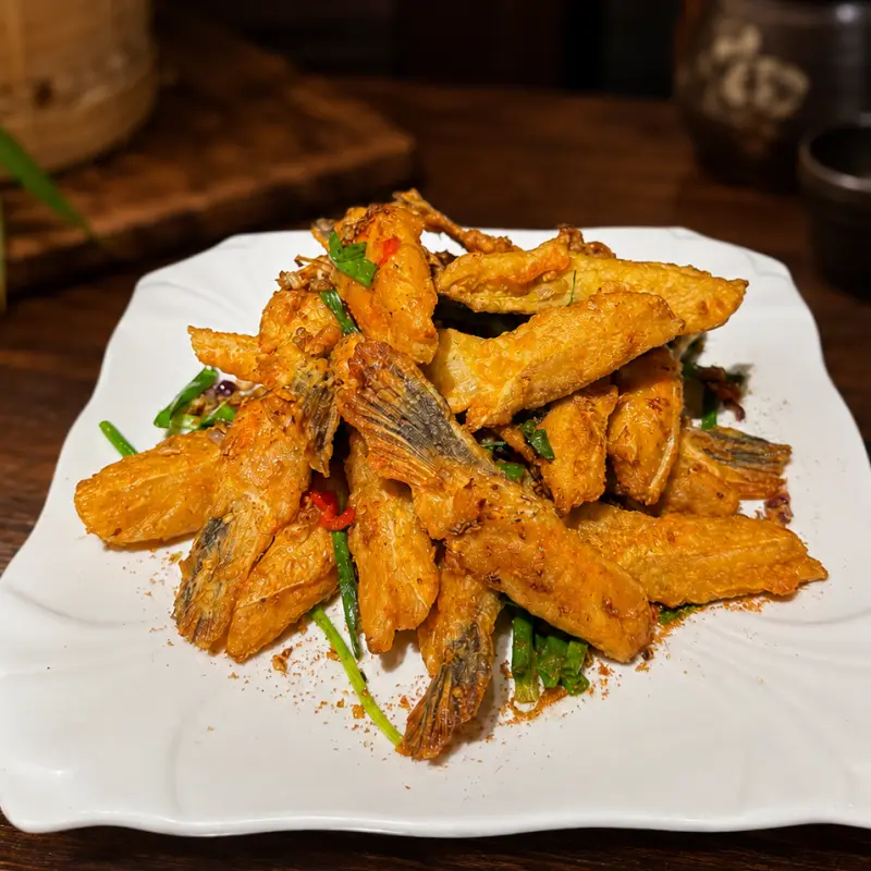 ALETA DE PESCADO SOFRITA 椒盐鱼翅