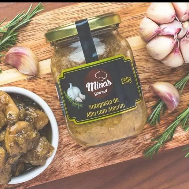 ANTEPASTO DE ALHO COM ALECRIM