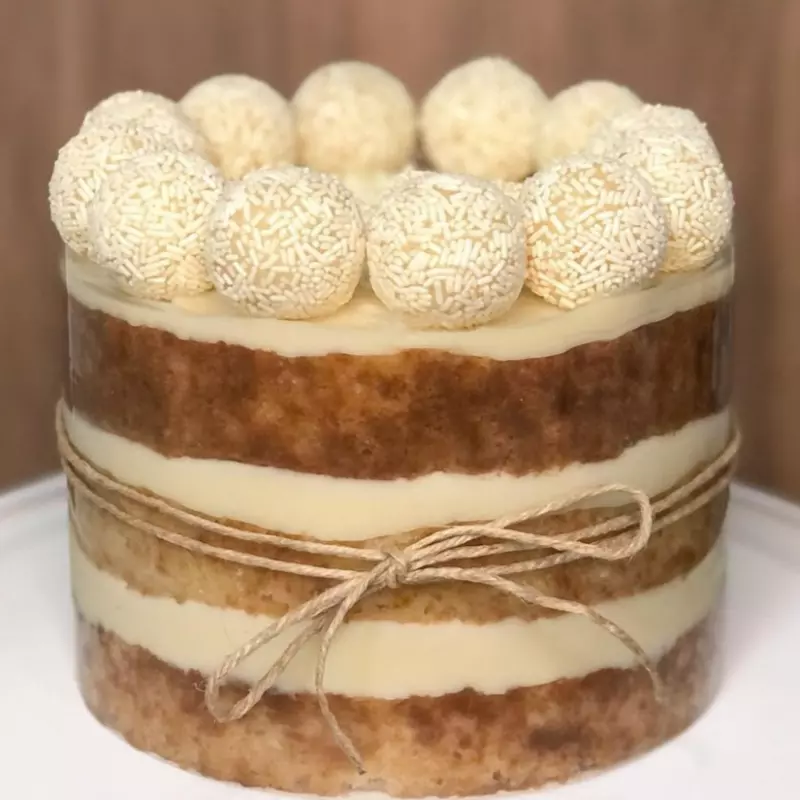 BOLO NUVENS DE NINHO 15CM