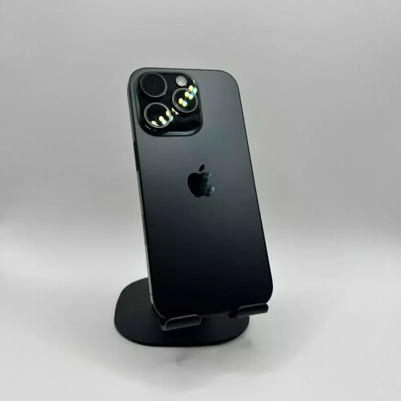 16 PRO 256GB PRETO TITÂNIO