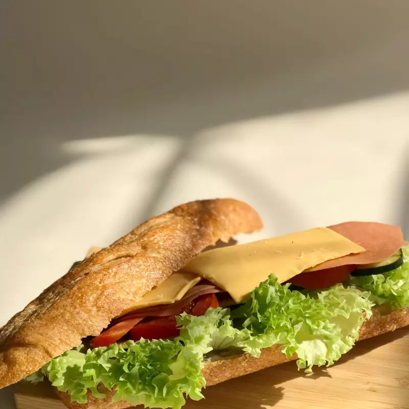 BAGUETTE SANO,HUMMU JAMON,QUESO+CAFE