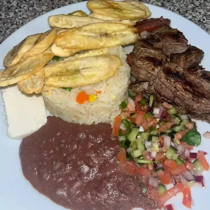 Carne de res tipo almuerzo