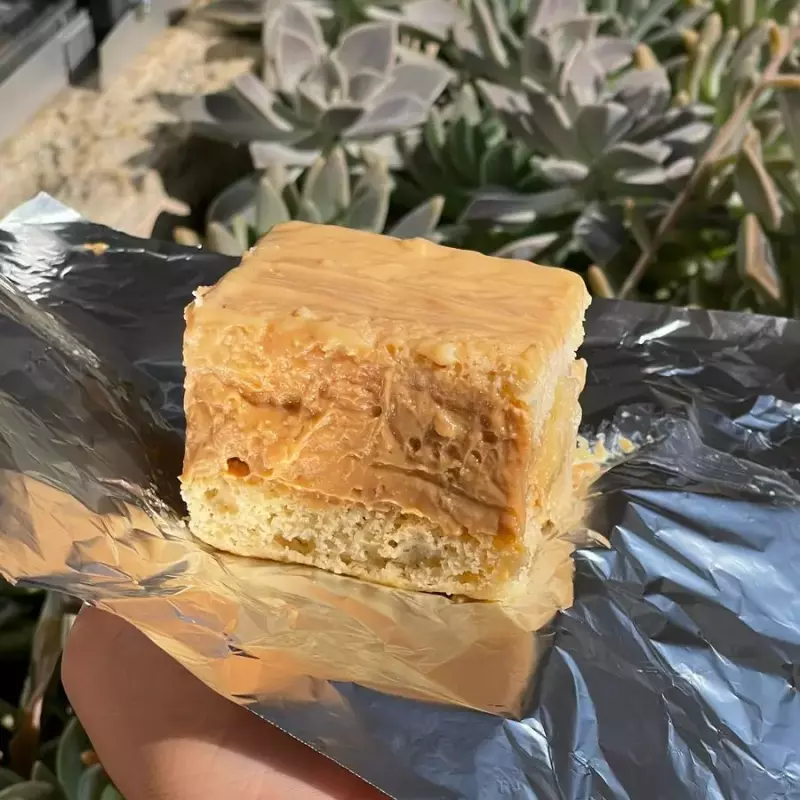 BOLO GELADO ABACAXI COM DOCE DE LEIT