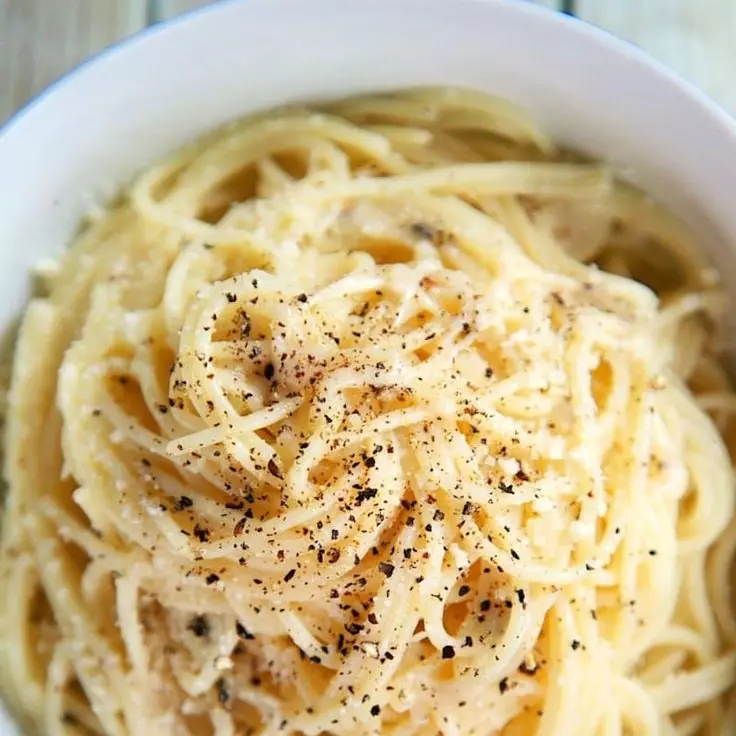 Tallarines con Salsa 4 Quesos
