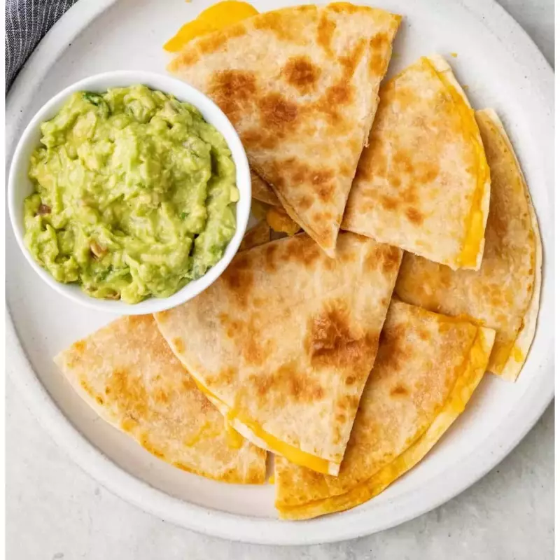 QUESADILLAS POLLO